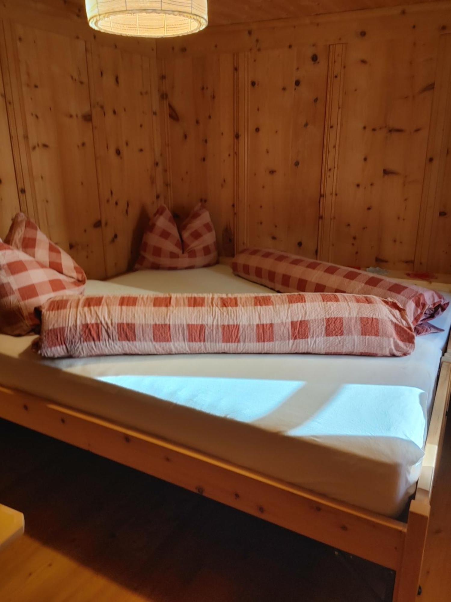 Berghaus Am Sonnenhang Valpaschun Valchava Room photo