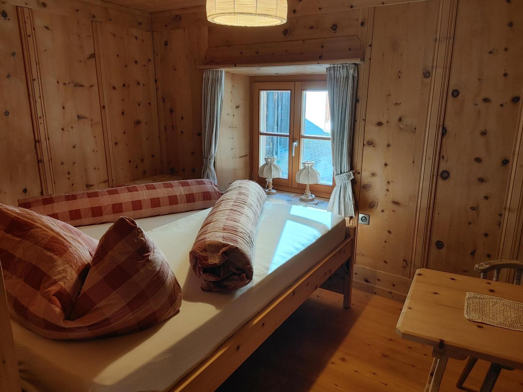 Berghaus Am Sonnenhang Valpaschun Valchava Room photo